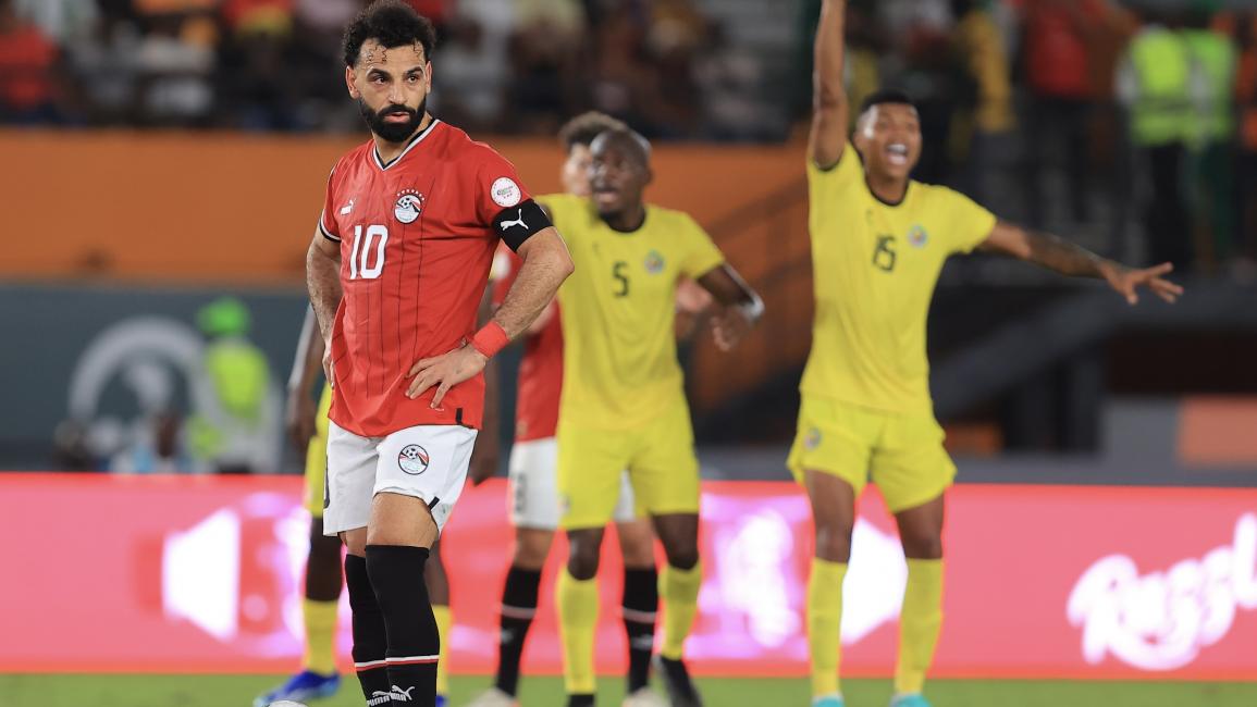 شكّل تعادل منتخب مصر مع موزمبيق صدمة للجماهير الرياضية (فريد قطب/الأناضول) 