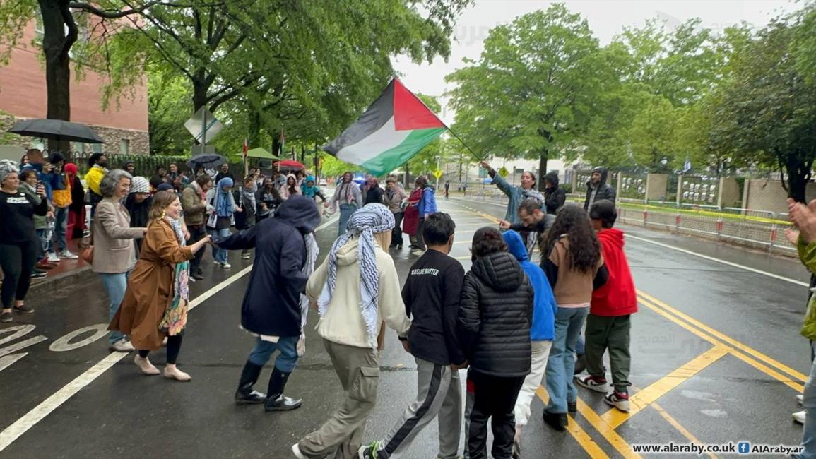 ركن خاص للمأكولات الفلسطينية التقليدية مثل الحمص والمقلوبة وغيرها  (العربي الجديد / محمد البديوي)