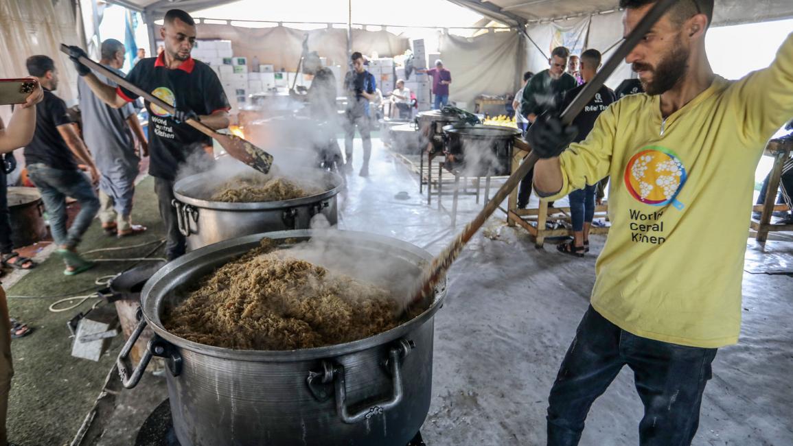 "المطبخ العالمي المركزي" يستأنف تقديم الوجبات في قطاع غزة