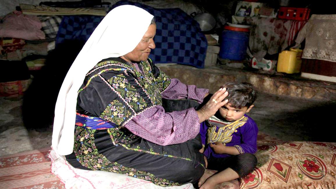 لمواجهة الاستيطان.. فلسطينيون يتخذون من الكهوف بيوتا