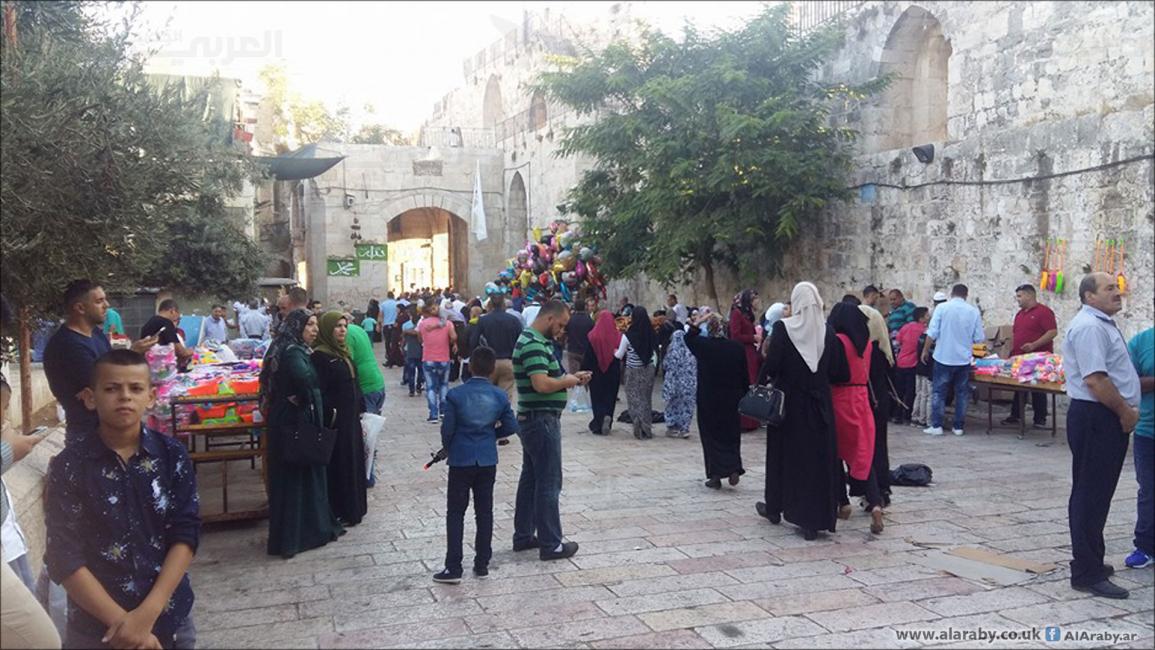 عشرات الآلاف يصلون العيد في المسجد الأقصى