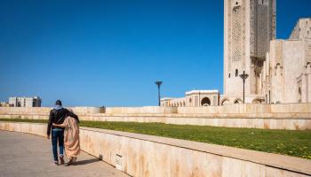 شاب وشابة في الدار البيضاء في المغرب (Getty)