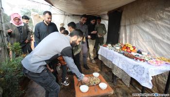 سفرة العيد في بلدة جبالا السورية (العربي الجديد)