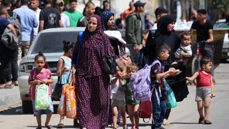 نزوح العائلات الفلسطينية المتكرر منذ بداية عدوان الاحتلال الإسرائيلي الحالي (فرانس برس)