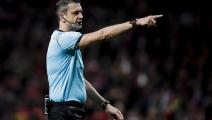 MADRID, SPAIN - DECEMBER 11: referee Viktor Kassai during the UEFA Champions League match between Atletico Madrid v Lokomotiv Moscow at the Estadio Wanda Metropolitano on December 11, 2019 in Madrid Spain (Photo by David S. Bustamante/Soccrates/Getty Images)	